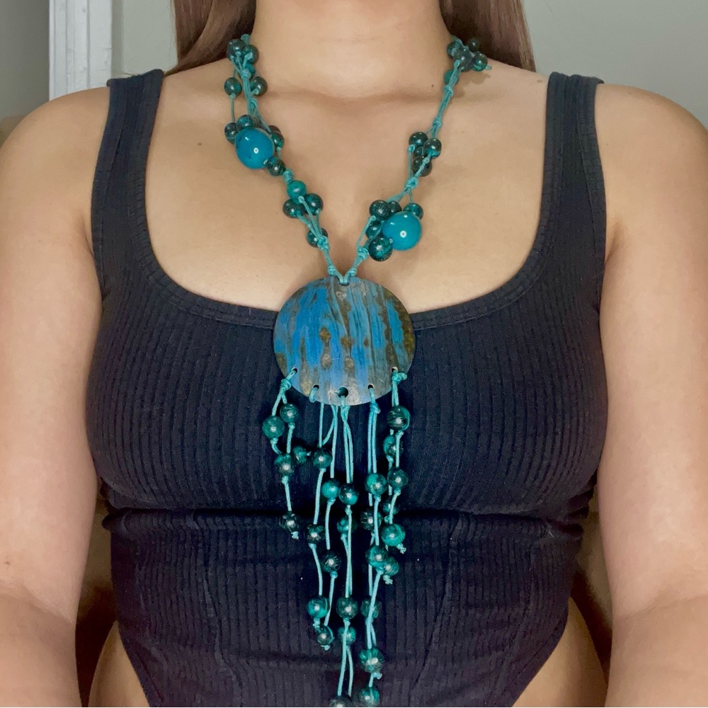 vintage retro blue and green beaded necklace with charm pendant